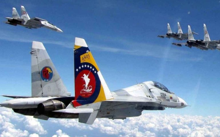 O caça Sukhoi Su-30, da Força Aérea Venezuelana; país conta com menos aviões que o Brasil em sua força, mas tem mais caças modernos em atividade (reprodução/Youtube)