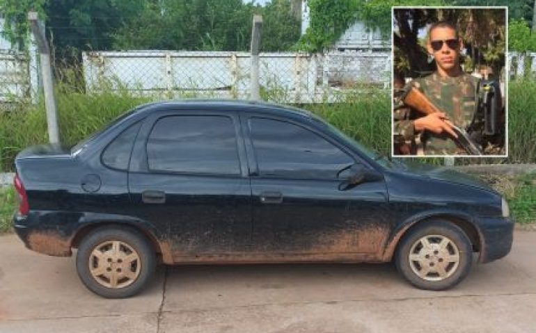 O Corsa que teria sido usado pelos autores do homicídio
