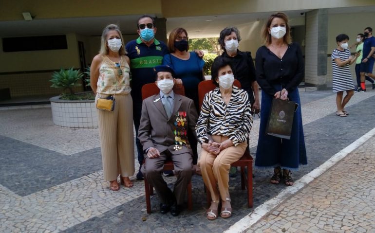 coronel Nesto e família