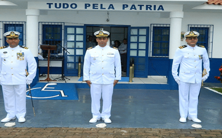 O Capitão-de-Corveta Cleuton Alexandre da Silva(D), assumiu o cargo de Delegado Fluvial de Cuiabá em janeiro de 2016