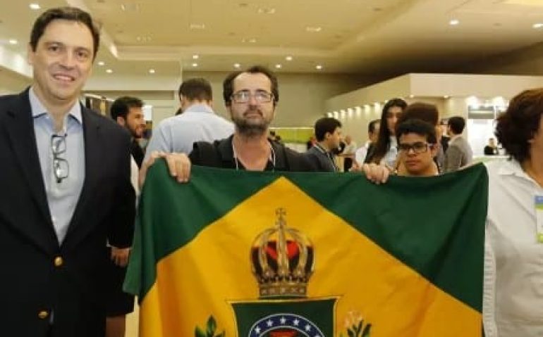 No final de 2018, o deputado federal eleito Luiz Philippe de Orleans e Bragança (PSL), à esq., participou de encontro da "Cúpula Conservadora das Américas" em Foz do Iguaçu (PR)
Imagem: Paulo Lisboa/Brazil Photo Press/Folhapress