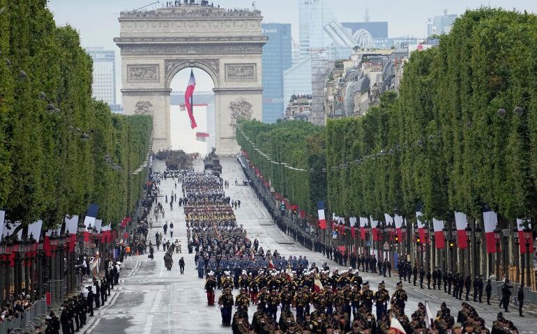 Bastille Day - franceses comemoram sua data nacional com desfile em Paris (Imagem: CGTN)
