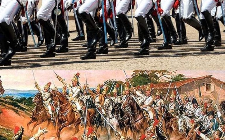 Dragões em desfile/detalhe do quadro de Pedro Américo (Facebook 1. RCG)