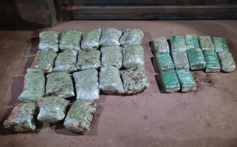 Menor transportava 6,310 kg de maconha e 9,635 de skunk (EB)