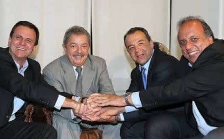 O prefeito do Rio, Eduuardo Paes, em foto com Lula, Sérgio Cabral e Pezão