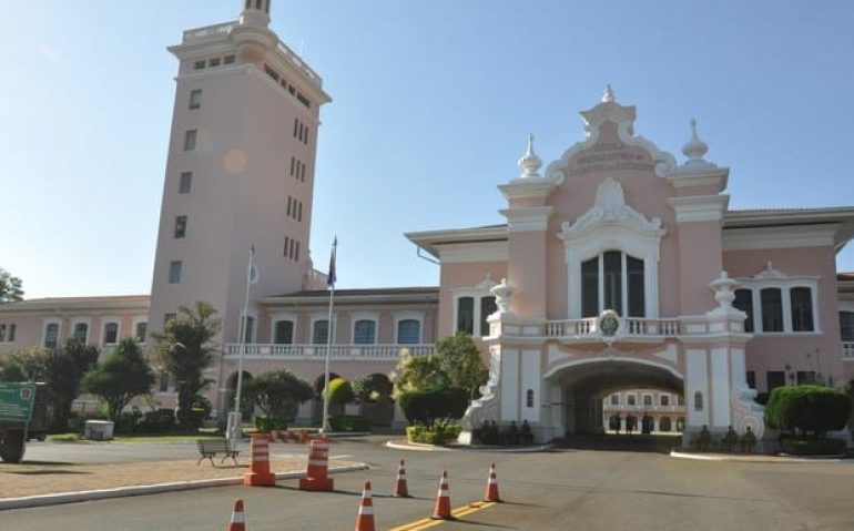 fachada_da_escola_2