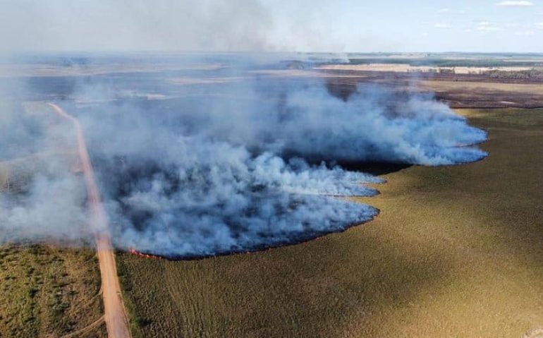 Incêndio atingindo o Campo de Instrução Barão de São Borja
CMS / Divulgação