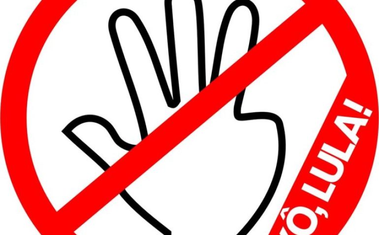 fora lula