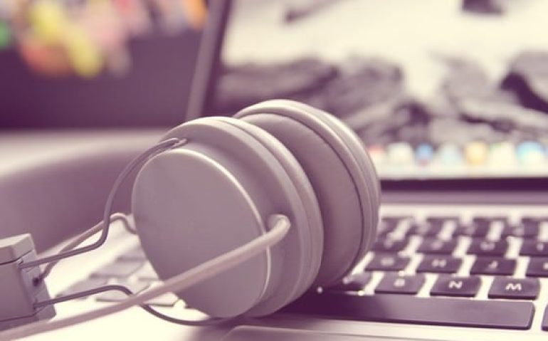 headphones-338492_960_720-41