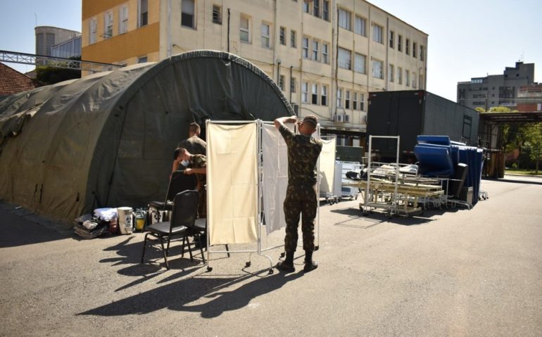 Exército montou módulo de hospital de campanha pra auxiliar Hospital Geral, em Curitiba — Foto: Divulgação/5ªRM