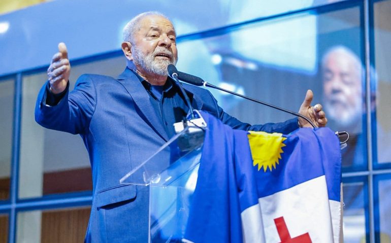 Lula participou de troca de comando do Exército no Nordeste  assinou termo de compromisso da Escola de Sargentos no estado - RICARDO STUCKERT/PR