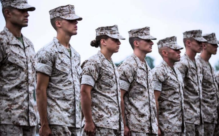 Oficiais da Marinha dos EUACopyright
Reprodução/US Marines
Na última semana, total de dispensas era de 167