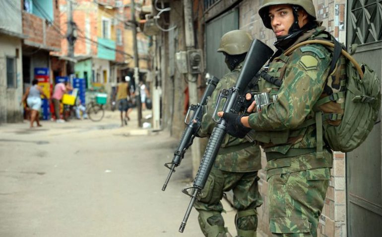 militar-armado-no-rio