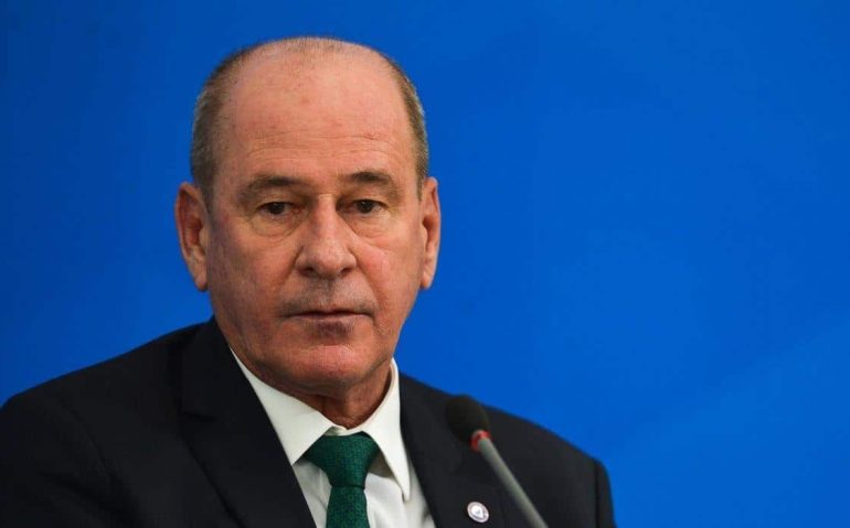 ministro da defesa general fernando