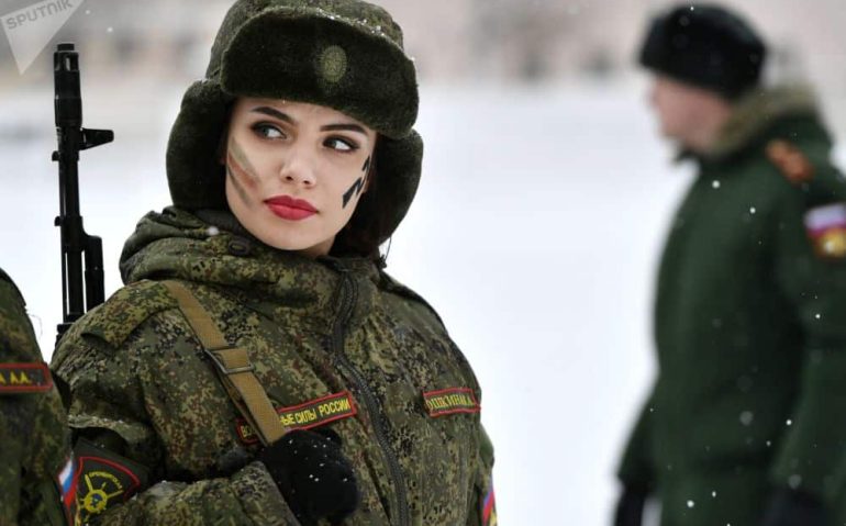mulher militar