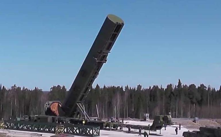 O míssil hipersônico RS-18 Sarmat acoplado em uma base militar russa
Imagem: Divulgação/Ministério da Defesa da Rússia