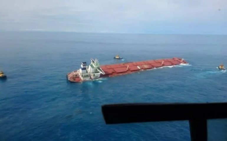 Divulgação/Marinha do Brasil
Navio Stellar Banner, que transporta minério da Vale, está afundado próximo ao litoral do Maranhão