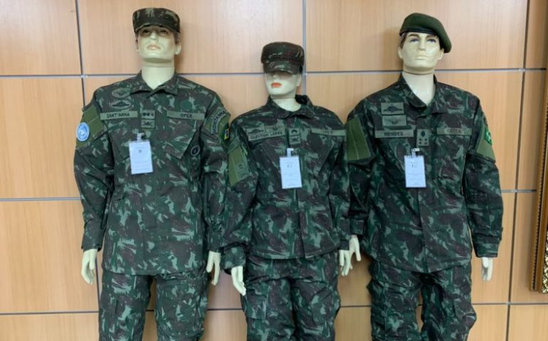 novo uniforme EB