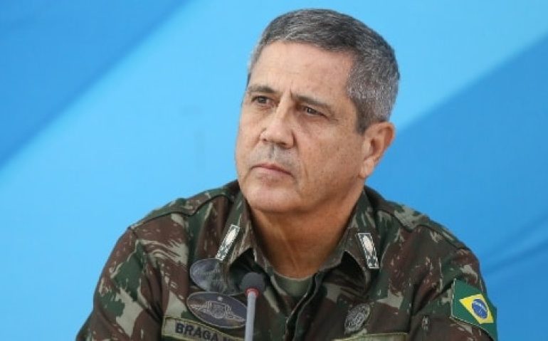 o-general-walter-braga-netto-comendante-do-cml-comando-militar-do-leste-e-interventor-federal-no-rio-1518898740906_615x300