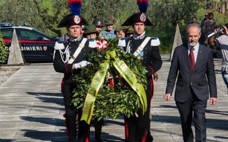 Pistóia (Itália) - Cerimônia no Monumento Votivo Militar Brasileiro reverencia os 465 heróis da FEB mortos em combate
(Sutenente Edmilson/EB)