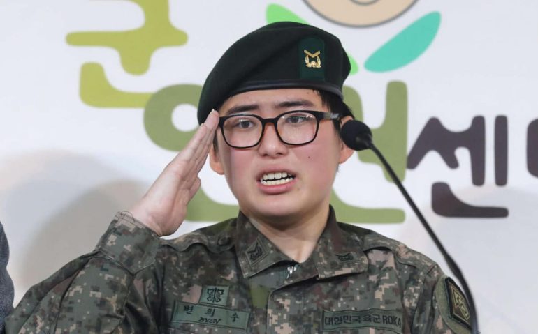 Byun Hui-su, primeira militar transgênero da Coreia do Sul
Foto: Reuters