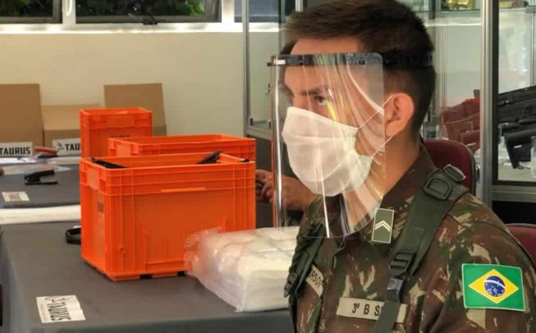 Parceria vai fabricar sessenta mil protetores faciais (Imagem: CMS_