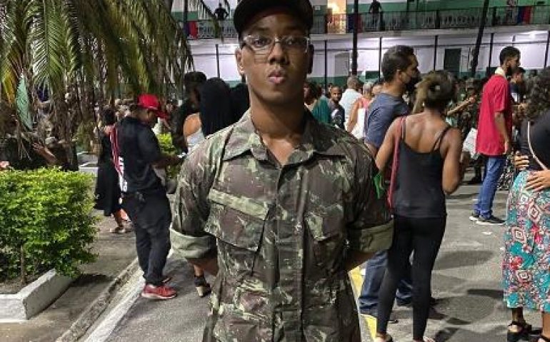 Pedro Henrique Pereira Dos Santos morreu após treinamento em quartel no RJ; segundo a família, o sonho dele era ser militar
Imagem: Arquivo pessoal