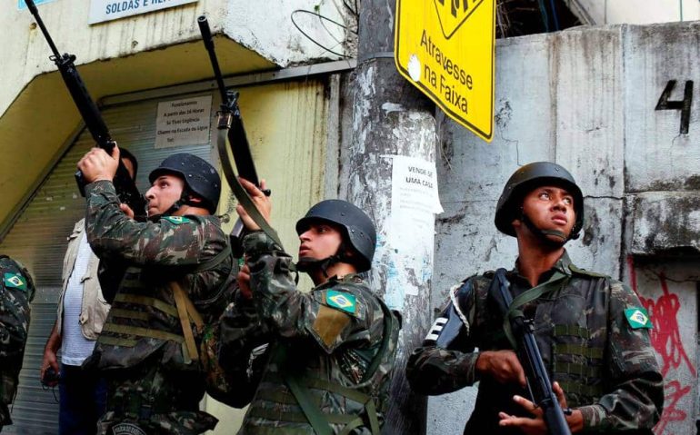 rocinha-tiroteio-rio-exercito-20170922-0029