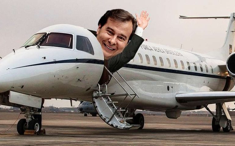 ...de volta à planície, o ex-presidente da Câmara Rodrigo Maia já pode criar o Movimento dos Sem-Jatinho da FAB.