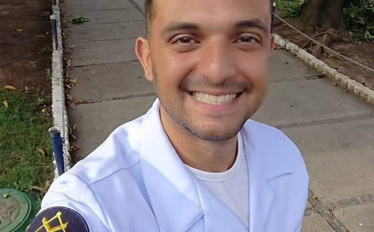 Michel Uchiha, terceiro sargento da Marinha e militante do movimento LGBTQI+