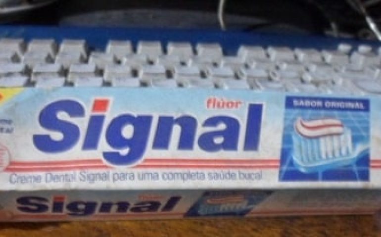 Creme dental Signal (imagem ilustrativa)