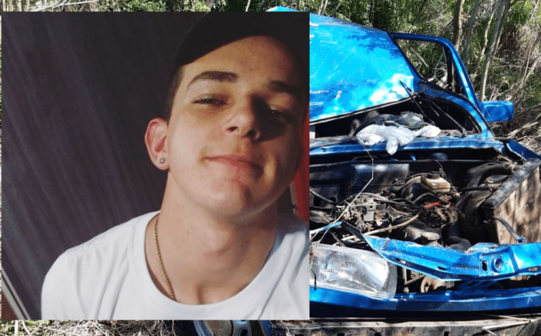 Luiz Carlos morreu no acidente. Carro ficou destruído (Imagem: Rádio Geração/RS)