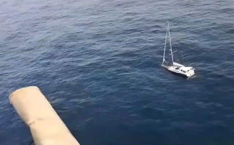 veleiro de brasileiros resgatados pela marinha da Colômbia
