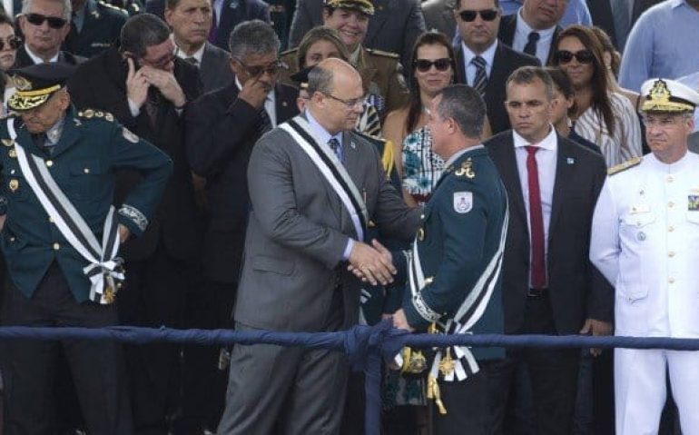 Witzel em janeiro durante posse de Rogério Figueredo como secretário de Polícia Militar. Conforme adiantado na coluna de Ancelmo Gois, Figueredo já utilizava a determinação honorífica de general Foto: Márcia Foletto / Agência O Globo