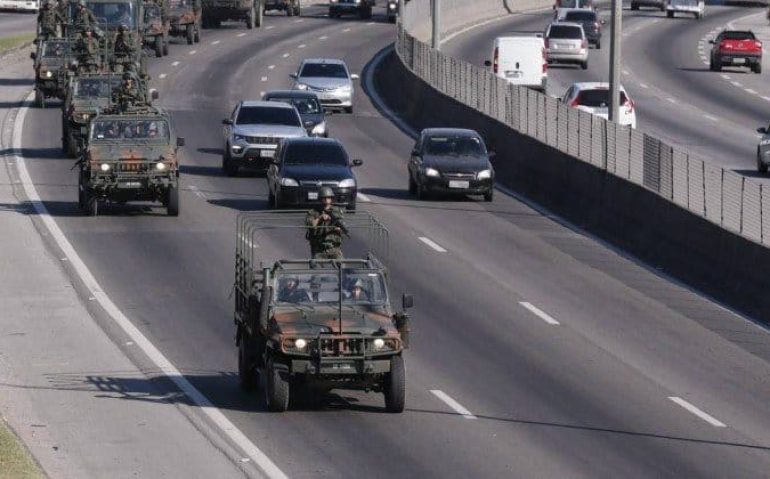 x70785382_CI-Rio-de-JaneiroRJ-27-07-2017-BX-Cerca-de-100-homens-do-Exercito-tomaram-posicao-na-Wash.jpg.pagespeed.ic_.a9b0g6pGO-