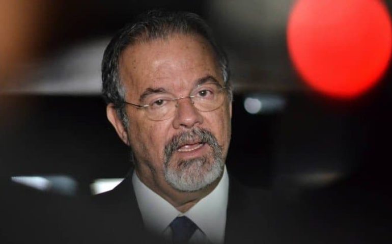 x70987943_BSBBrasiliaBrasil10-08-2017PAO-ministro-da-Defesa-Raul-Jungmannconcede-en.jpg.pagespeed.ic_.twPkJJ4xam
