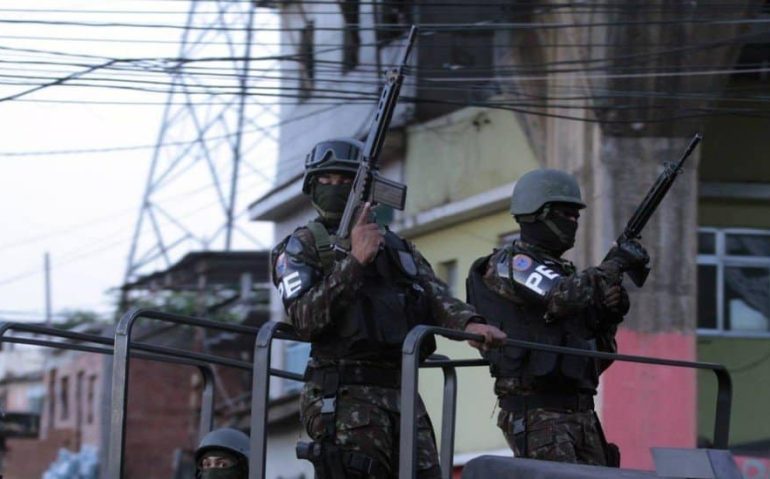 x74312936_RIRio-de-Janeiro-RJ18-01-2018Operacao-no-Jacare-Na-foto-Soldados-do-Exercito-revis.jpg.pagespeed.ic_.2VSSxoXWd7
