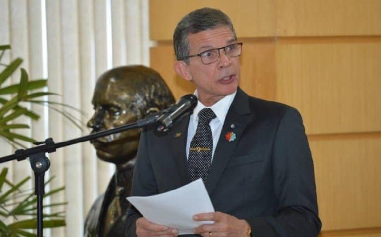 x75346730_BrasA_liaO-general-Joaquim-Silva-e-Luna-substituiEva-Maria-Chiavon-no-cargo-de-secretA.jpg.pagespeed.ic_.0weOA5Ahfs